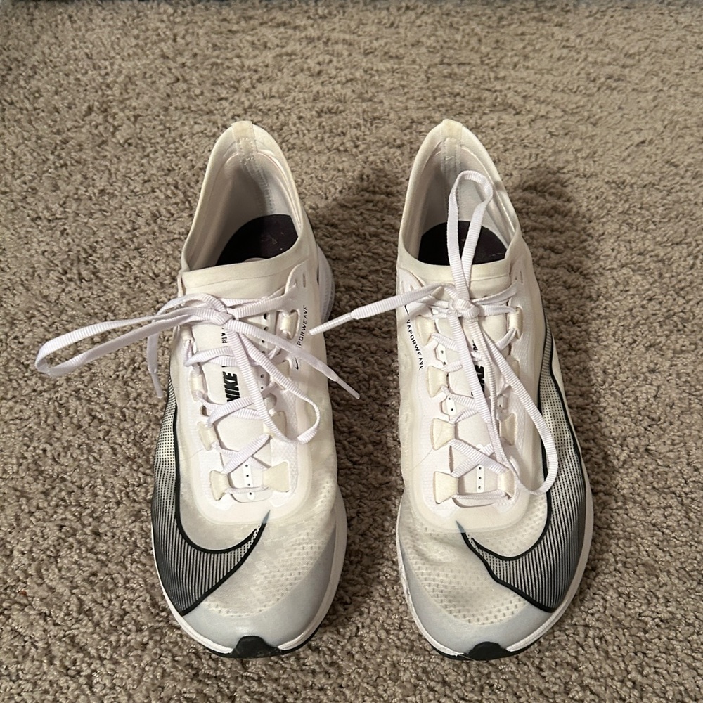Nike Zoom Fly 3, like new